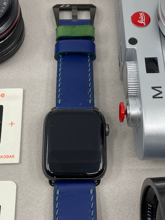 Blue Apple iWatch Band 45mm 44mm, Apple Watch Band Series 6 7, Personalise Handmade Smartwatch Band, Uhrenarmband aus Leder, Gift Ideas