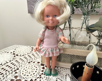 Vintage 1987 Playskool Dolly Surprise doll H-22