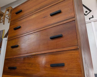 1940s Large Scale Utilitarian Oak Chest of Drawers. Vintage/Antique
