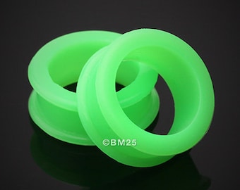 A Pair of Flexible Silicone Double Flared Ear Gauge Tunnel Plug-Green