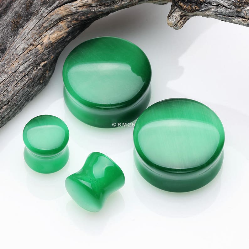 A Pair Of Cat-Eye Stone Double Flared Ear Gauge Plug Green