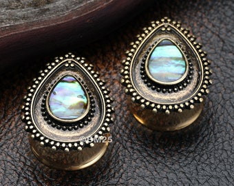 A Pair of Golden Vintage Chakra Abalone Ear Gauge Plug-Green