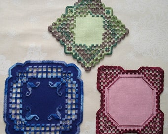 Mini tappetini con ricamo Hardanger