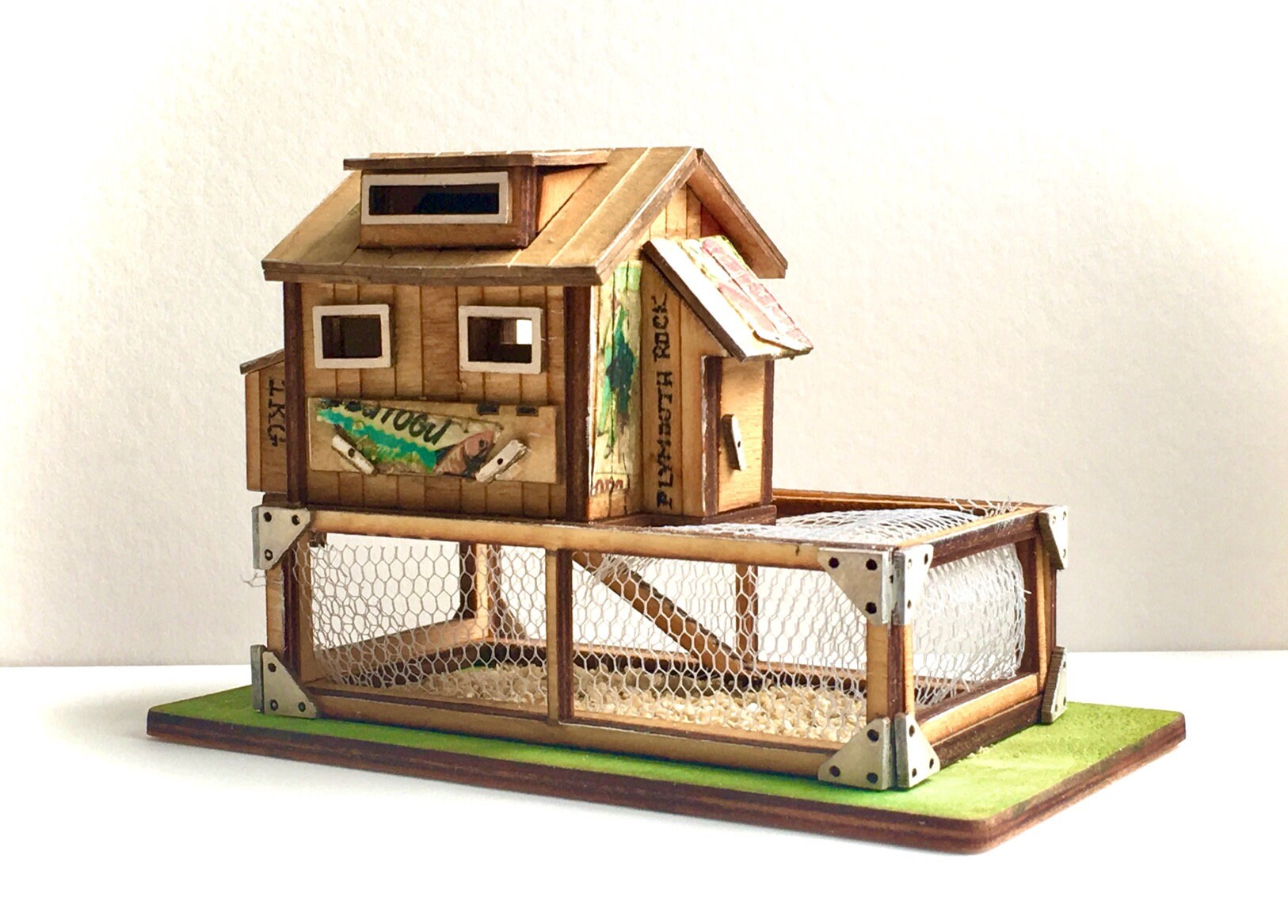 1:24th Chicken Run Hen Hutch Dollhouse Miniature Aceessory