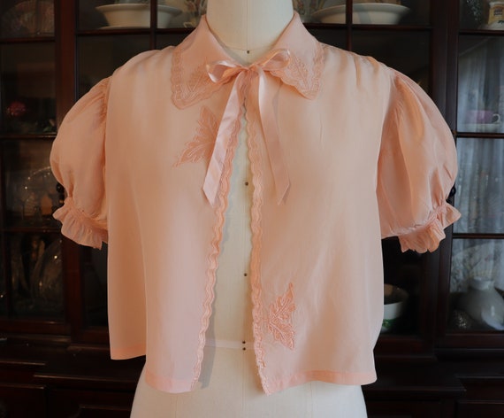 Vintage 1930s 1940s Peach Pink Bed Jacket with Puf