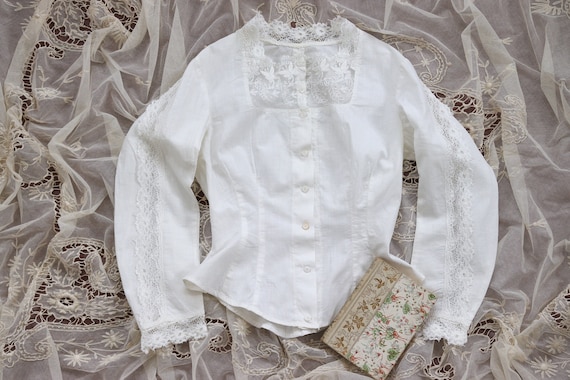 Antique 1900s White Cotton Blouse with Lace Inset… - image 1