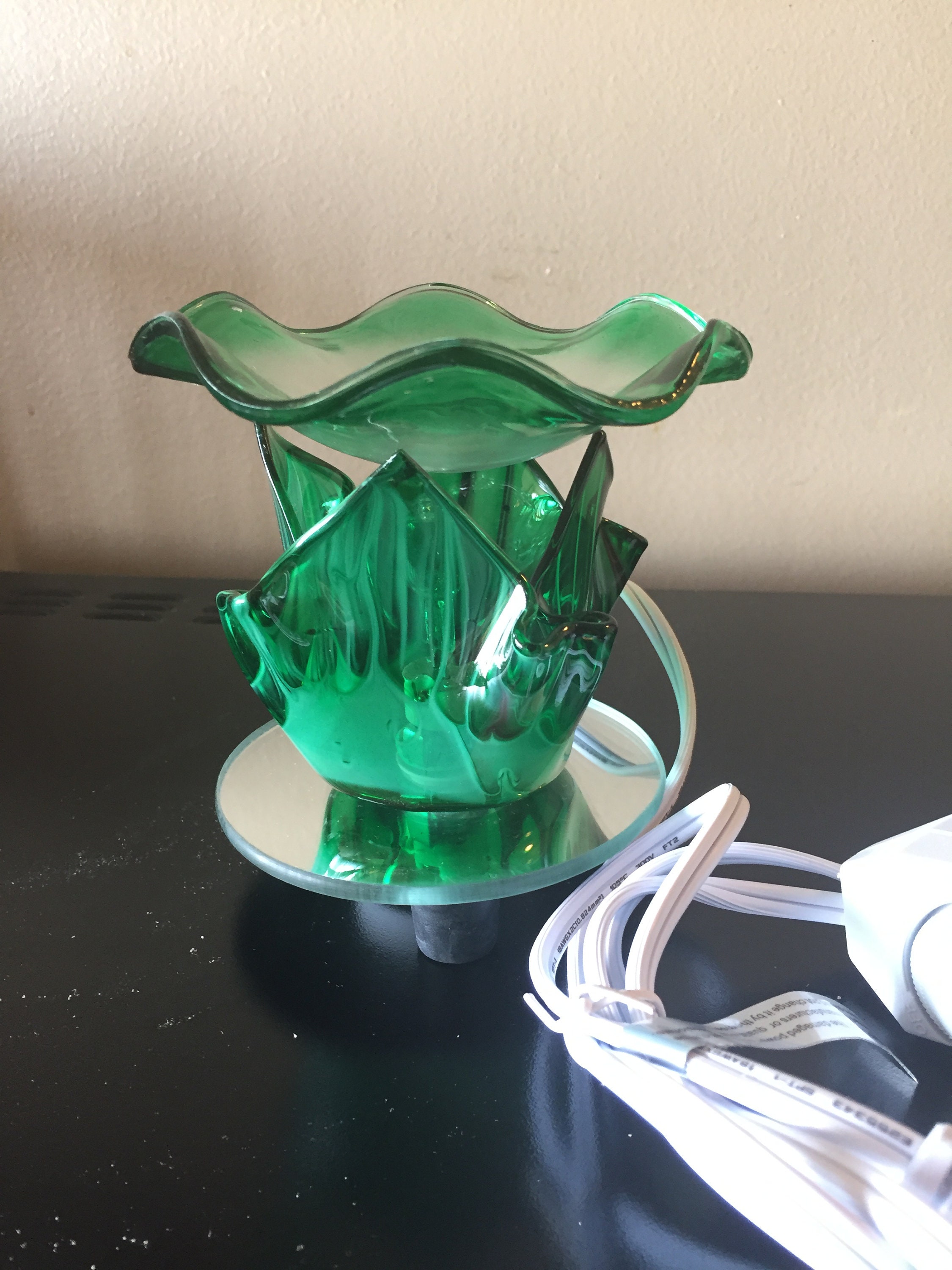 Green Plugin Oil Burner, Tart Warmer, Oil Burner, Electric Oil Burner