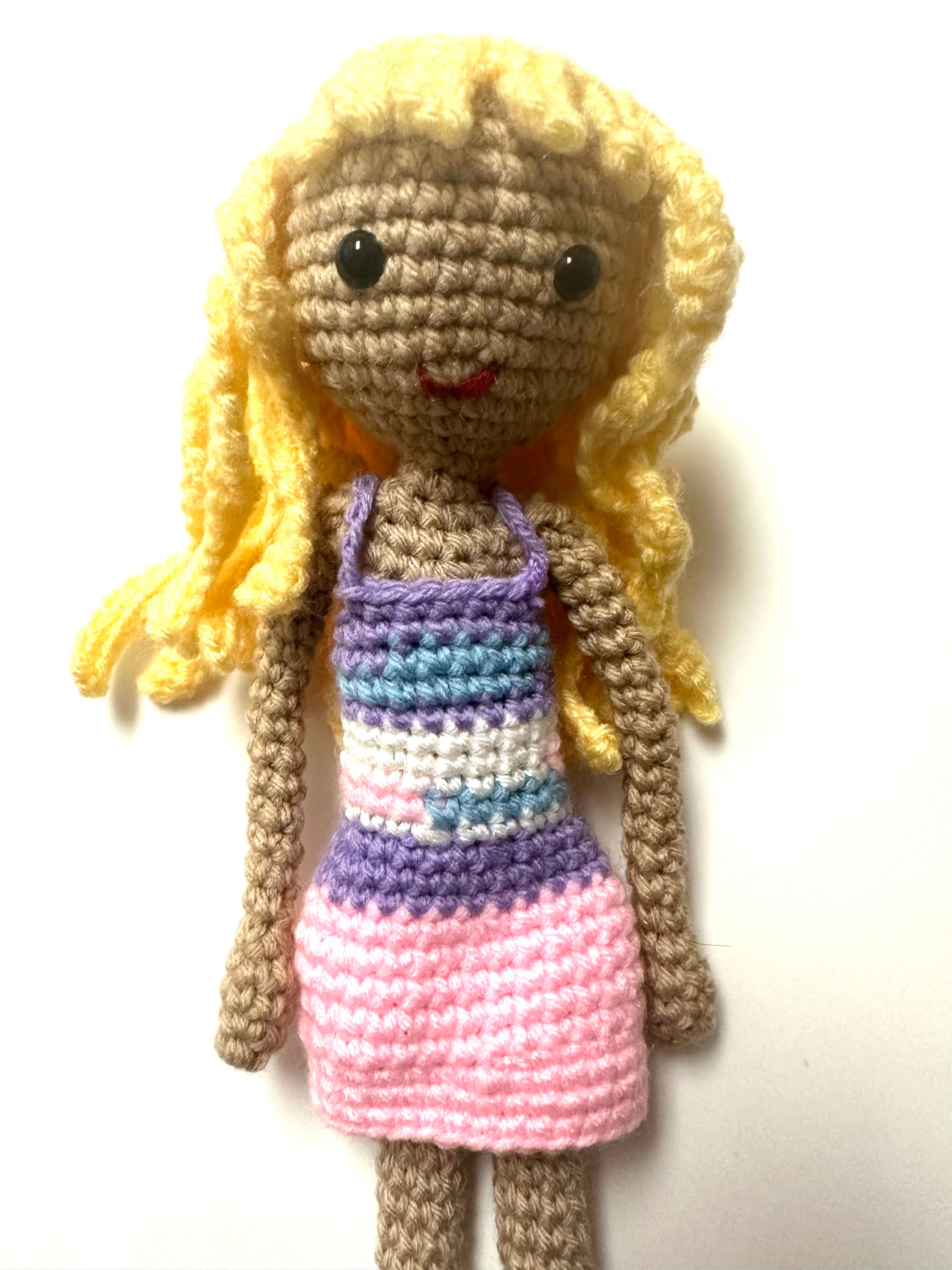  Unofficial Taylor Swift Crochet Kit: Includes Everything to  Make a Taylor Swift Amigurumi Doll!: 9780785844181: Galusz, Katalin: Books
