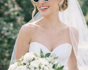 Bride Sunglasses, Pearl Cat Eye Sunglasses, Cat Eye Shaped Bride Glasses for Bachelorette Party, Pearl Sunglasses, Bridal Sunglasses
