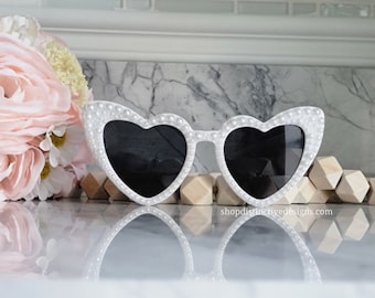 Bride Sunglasses, Pearl Heart Sunglasses, White Heart Shaped Bride Glasses for Bachelorette Sunglasses, Pearl Sunglasses for the Bride to Be