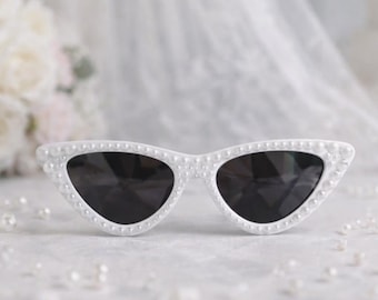Bride Sunglasses, Pearl Cat Eye Sunglasses, Cat Eye Shaped Bride Glasses for Bachelorette Party, Pearl Sunglasses, Bridal Sunglasses