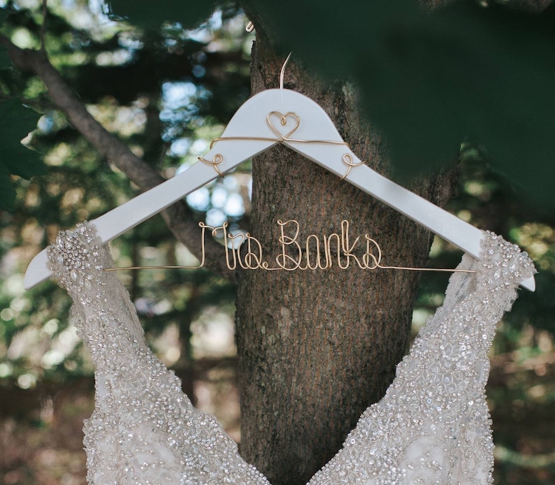 Wedding Hanger, Bridal Hanger, Mrs Hanger, Bride Hanger, Wedding Dress Hanger, Bridesmaid Hanger, Gifts for Her, Personalized Hanger, Gift 