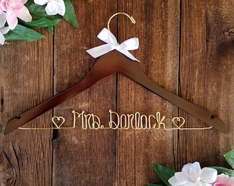 Bride Hanger with Name – Personalized Bridal Hanger with Wire Name, Wedding Dress Hanger, Gift for Bride, Mrs Hanger, Bridal Shower Gift