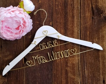 Wedding Hanger, Bridal Hanger, Mrs Hanger, Bride Hanger, Wedding Dress Hanger, Bridesmaid Hanger, Gifts for Her, Personalized Hanger, Gift