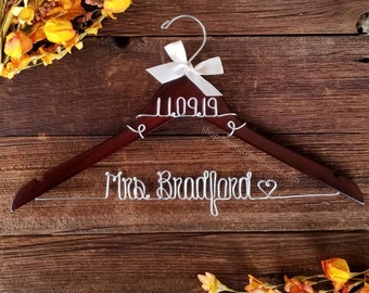 Wedding Dress Hanger, Bridal Hanger, Bride Hanger, Wedding Hanger, Mrs Hanger, Bridesmaid Hanger, Personalized Hanger, Hanger for Bride