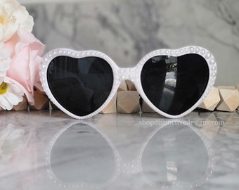 Bride Sunglasses, Pearl Heart Sunglasses, Retro Heart Shaped Bride Glasses for Bachelorette Party, Pearl Sunglasses for the Bride to Be