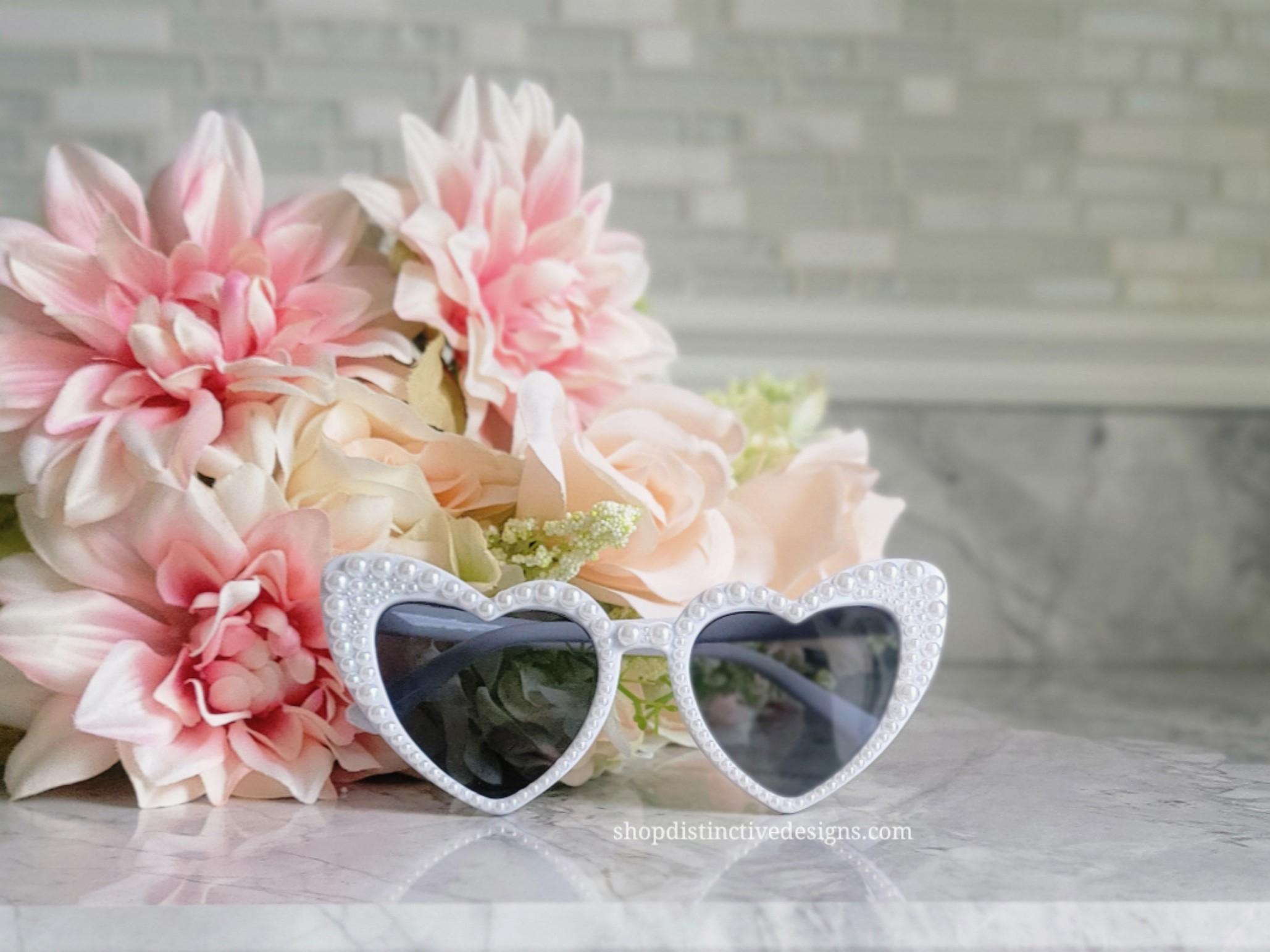 Bride Sunglasses - Pearl Heart Sunglasses, White Heart  display picture 2
