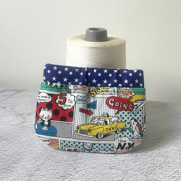 Comic style funny cats in New York Cotton Metal Flex Frame Purse//Small Change Purse//Card Holder//Gift for her