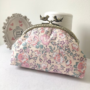 Bolsa de metal com moldura rosa Felicite English Rose da Liberty of London // Bolsa de maquiagem // Carteira com moldura // Bolsa de pulso / Presente para ela
