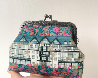 Liberty of London Tudor Belle Berry Vintage Frame Purse Wallet//Rétro Style wallet//Gift for her