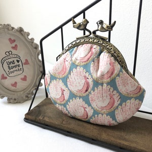 Liberty of London Turquesa Peacocks of Grantham Hall Bolsa de moedas com moldura de metal vintage costurada à mão // Bolsa de pássaros do amor // Presente para ela