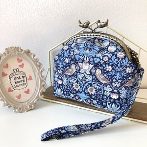 Bolsa com fecho de metal floral pássaros morango ladrão cor majorelle liberdade de londres //tecido liberdade //presente para ela