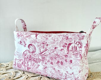 Vintage style French cotton Toile de Jouy Toiletries Pouch//Zipper Accessory Purse//Makeup pouch