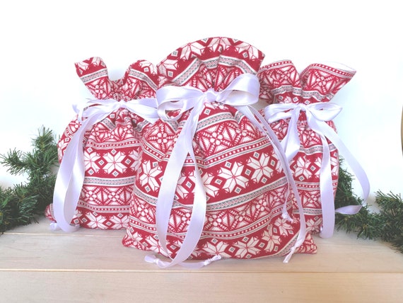 Santa's Bags Hanging Wrapping Paper Storage Bag, Size: Red