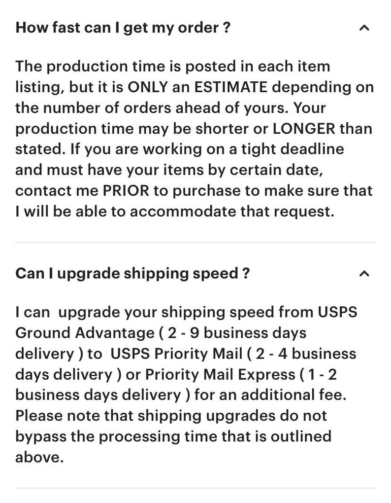 Op de afbeelding: Zwarte tekst op een witte achtergrond met informatie over besteltijden, deadlines en verzendopties. Opties zijn USPS Ground Advantage, Priority Mail en Express.