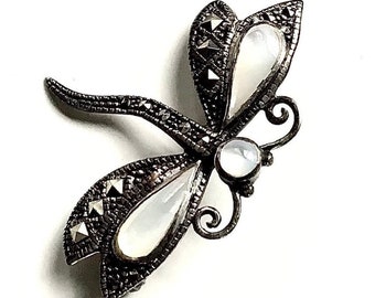 Sterling Silver dragonfly  brooch with mother of Pearl and sparkling marcasite