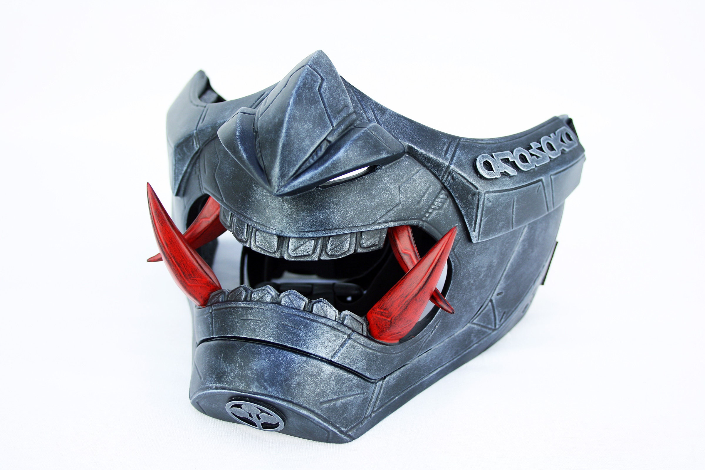 送料無料の商品 Cyber Samurai Red Fanged Mask, Arasaka Mask Cyberpunk 2077 パック・フェイスマスク