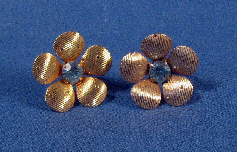 Vintage Screw on Earrings Set of Two Pairs image 2