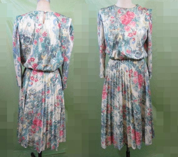 Box Pleated Swing Dress Vintage 1960s floral past… - image 1
