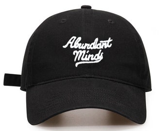 Benutzerdefinierte Mützen Baumwollmützen Stickerei Logo Baseballmützen Design Schriftarten Volltonfarbenmützen Personalisierte Mützen Partymützen Retromützen Dad Caps