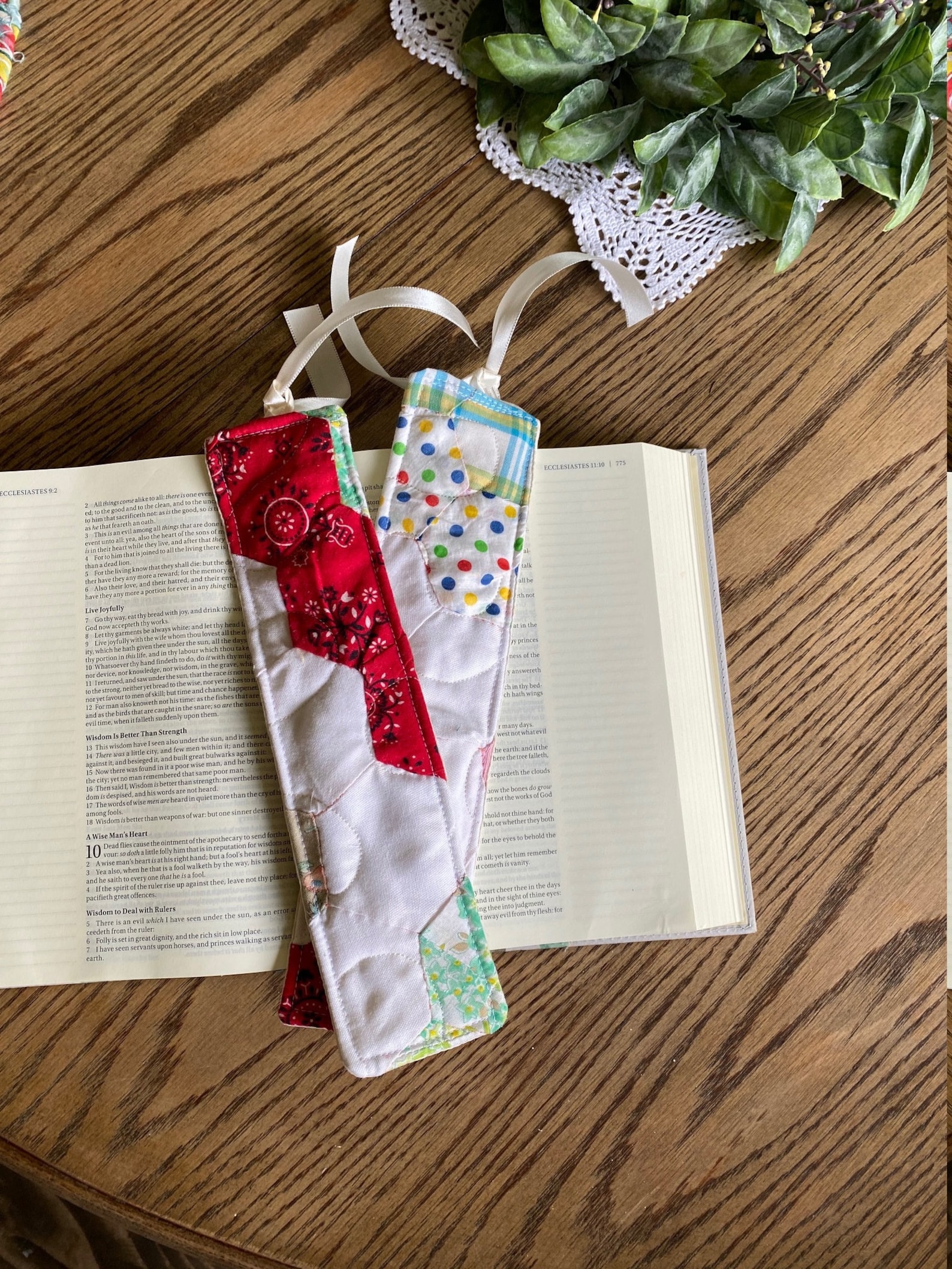 Set of 2 Vintage Quilt Top Bookmarks Quilted Bookmarks Etsy