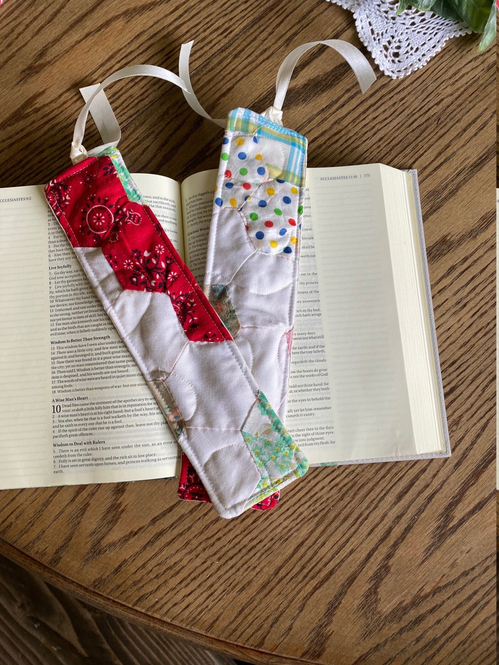 Set of 2 Vintage Quilt Top Bookmarks Quilted Bookmarks Etsy