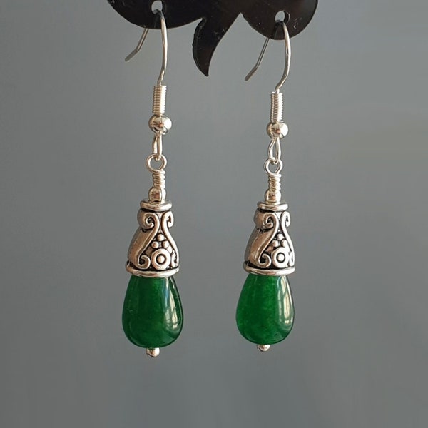 Pendientes de lágrima de jade verde Pendientes de jade natural Plata tibetana y plata de ley 925 Pendientes de piedra verde Piedras preciosas Joyería de regalo linda