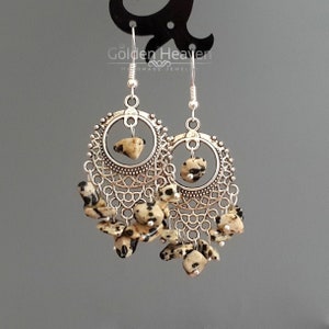 Beige ljuskronörhängen dalmatisk jaspis 925 sterlingsilverkrokar