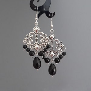 Boucles d'oreilles lustre noir Boucles d'oreilles gothiques noires Boucles d'oreilles style vintage Bijoux d'Halloween Boucles d'oreilles longues lustre noir Boucles d'oreilles médiévales