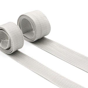 Hellgraues Polypropylen-Gurtband 25 mm oder 38 mm breit. Ideal für Taschen und Totes !!