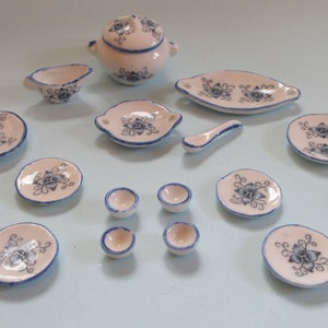 1/12th Scale Dolls' House Miniature - Blue Lotus Dinner Service (D1724)