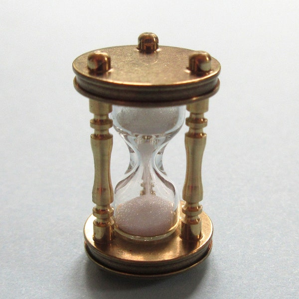 1/12th Scale Dolls' House Miniature - Working Sand Timer (D2456)