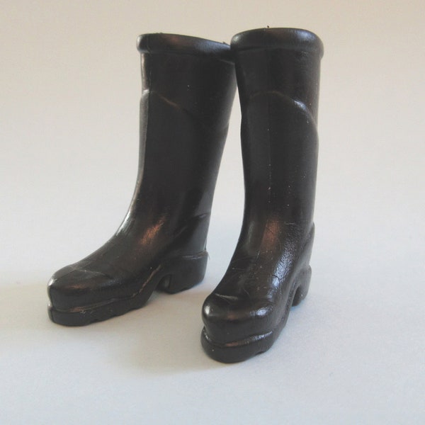 1/12th Scale Dolls' House Miniature - Pack of Black Rubber Wellington Boots (5373)