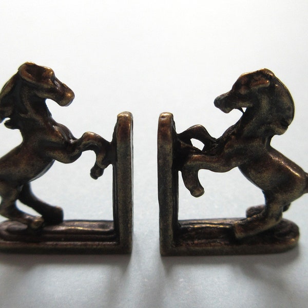 1/12th Scale Dolls' House Miniature - Pair of Antique Brass Horse Book Ends (D2384)