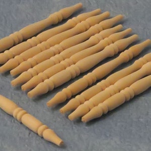 1/12th Scale Dolls House Miniatures - Wooden Spindles - Pack of 12 (DIY95604)