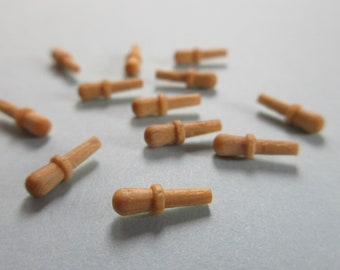 1/12th Scale Dolls House Wooden Belaying Pins 8mm - Pack of 12 (17029)