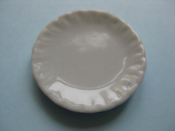 10 White Maple Plate Dollhouse Miniatures Ceramic