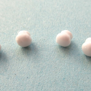 Poppenhuis schaal 1/12e, witte ladeknoppen, 4 mm, set van 4 (doe-het-zelf683)