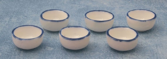 1/12th DOLLS HOUSE PACK OF SIX SMALL CHINA WHITE BOWLS WITH BLUE RIM M1.28 