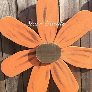 Mothers day gifts. Large wood flower. Fence flowers wood daisy. Wooden flower Gifts for her. Mothers day gift ideas. Yard decor Yard art